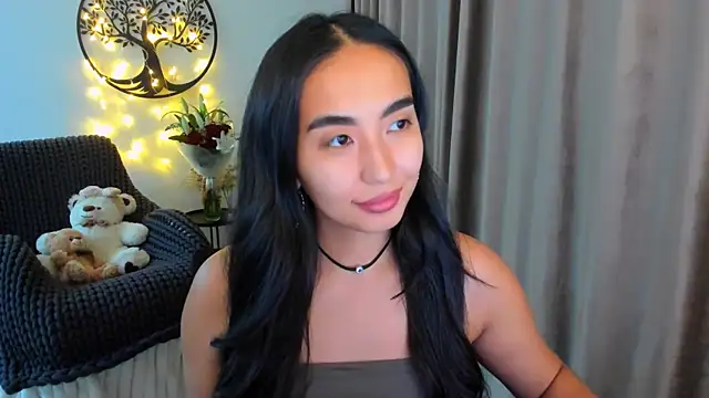 Snapshot of worldofkim chatting on 02/18/26, 05:20 worldofkim online show from 02/18/26, 05:20