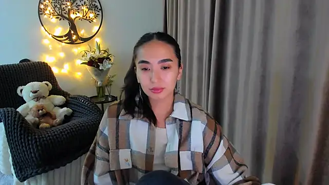 Snapshot of worldofkim chatting on 02/20/26, 10:32 worldofkim online show from 02/20/26, 10:32