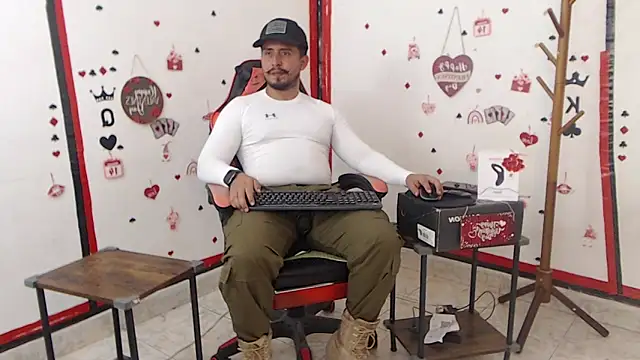 Snapshot of KalethBigDick chatting on 02/24/25, 05:20 KalethBigDick online show from 02/24/25, 05:20