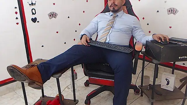 Snapshot of KalethBigDick chatting on 09/29/25, 12:49 KalethBigDick online show from 09/29/25, 12:49