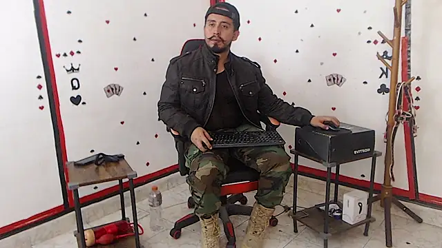 Snapshot of KalethBigDick chatting on 10/06/25, 06:00 KalethBigDick online show from 10/06/25, 06:00