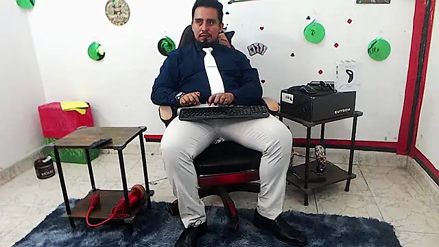 Snapshot of KalethBigDick chatting on 05/14/26, 11:17 KalethBigDick online show from 05/14/26, 11:17