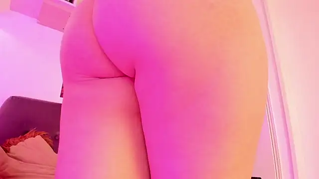 Snapshot of Miia_Thompsonn chatting on 12/22/24, 04:06 Miia Thompsonn online show from 12/22/24, 04:06