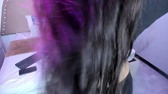 Miia Thompsonn online show from 04/09/26, 03:50