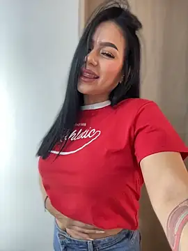 Miah gomez  online show from 04/15/26, 06:37