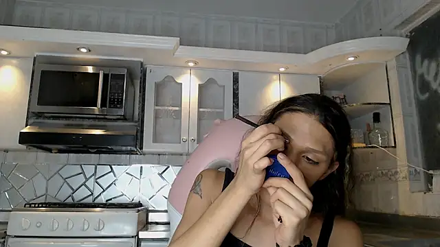 cristinaa oz online show from 02/18/26, 07:21