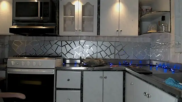 cristinaa oz online show from 02/19/26, 07:10