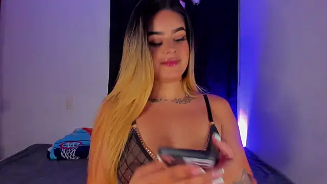 AmyStevenss online show from 10/21/25, 10:54