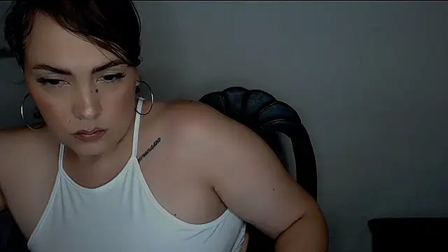 Snapshot of Miss_Agatha chatting on 12/21/24, 02:19 Miss Agatha online show from 12/21/24, 02:19