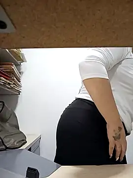 Snapshot of Miss_Agatha chatting on 12/24/24, 03:58 Miss Agatha online show from 12/24/24, 03:58