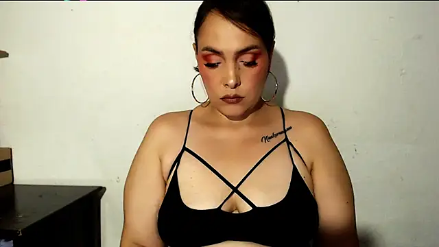 Snapshot of Miss_Agatha chatting on 10/08/25, 12:41 Miss Agatha online show from 10/08/25, 12:41