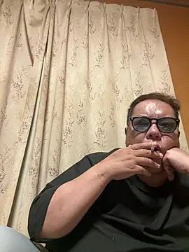 Snapshot of punk0805 chatting on 06/08/26, 10:59 punk0805 online show from 06/08/26, 10:59