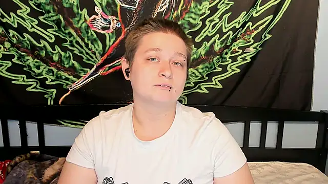 Snapshot of Chloenightmare chatting on 11/05/25, 06:57 Chloenightmare online show from 11/05/25, 06:57