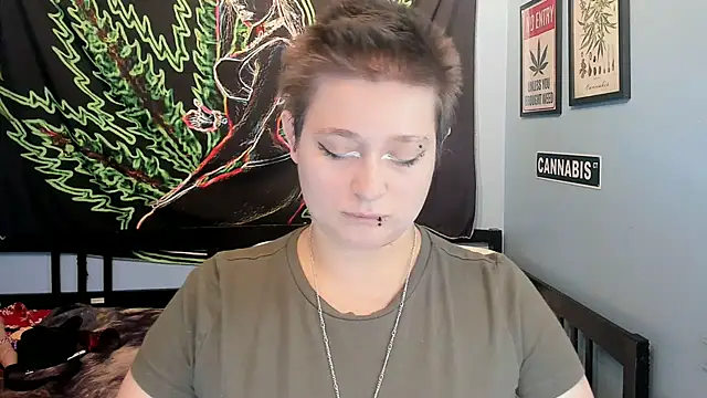 Snapshot of Chloenightmare chatting on 11/07/25, 10:54 Chloenightmare online show from 11/07/25, 10:54