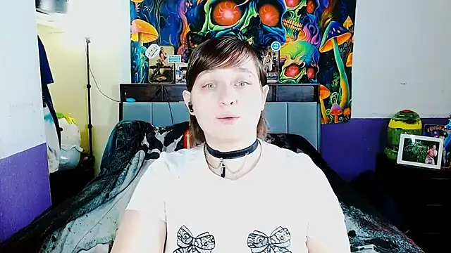 Snapshot of Chloenightmare chatting on 04/23/26, 06:10 Chloenightmare online show from 04/23/26, 06:10