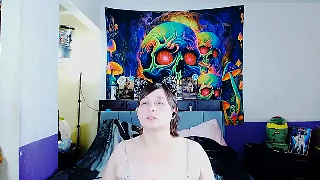 Snapshot of Chloenightmare chatting on 05/02/26, 11:43 Chloenightmare online show from 05/02/26, 11:43