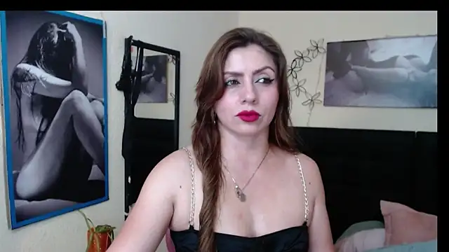 AnthonelaBella online show from 04/08/26, 04:07