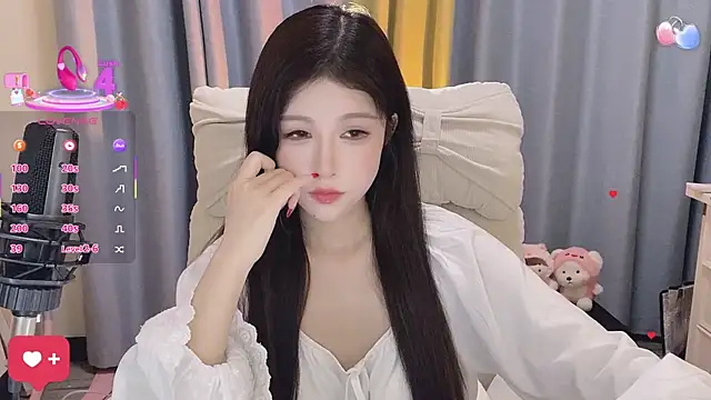 Snapshot of 7-Love chatting on 04/24/26, 01:13 7-Love online show from 04/24/26, 01:13