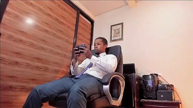 AlejoKhalifa  online show from 03/26/26, 11:54