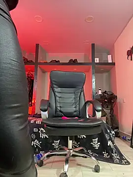 AlejoKhalifa  online show from 07/04/26, 12:22