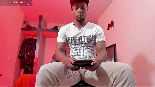AlejoKhalifa  online show from 07/20/26, 10:39