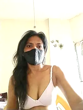 Snapshot of sunita6009 chatting on 06/22/26, 03:19 sunita6009 online show from 06/22/26, 03:19