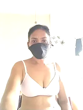 Snapshot of sunita6009 chatting on 07/06/26, 04:42 sunita6009 online show from 07/06/26, 04:42