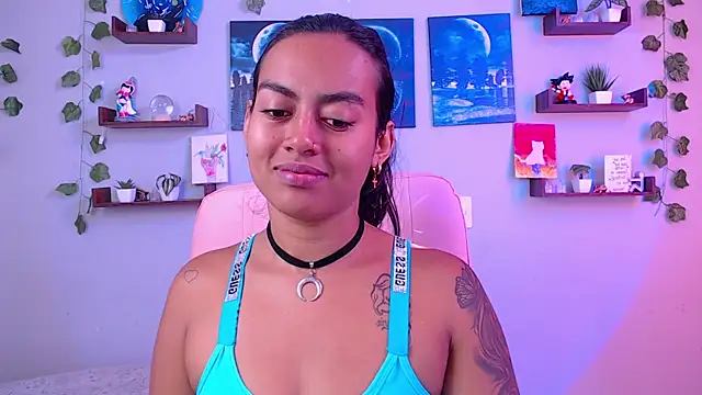 Snapshot of macey_elliot_ chatting on 01/31/25, 01:56 macey elliot  online show from 01/31/25, 01:56