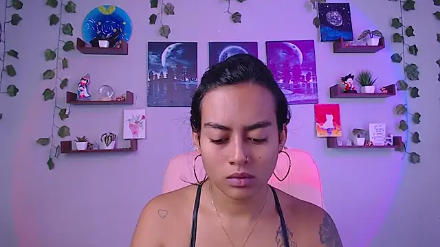 Snapshot of macey_elliot_ chatting on 02/08/25, 03:53 macey elliot  online show from 02/08/25, 03:53