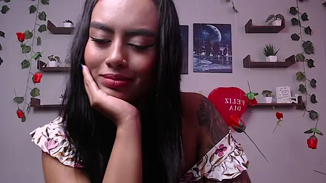 Snapshot of macey_elliot_ chatting on 02/21/25, 05:53 macey elliot  online show from 02/21/25, 05:53
