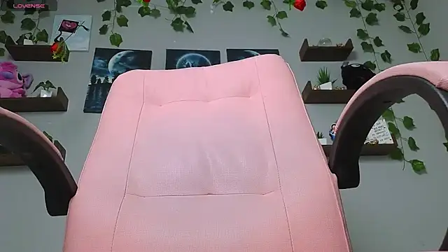 Snapshot of macey_elliot_ chatting on 03/19/25, 11:06 macey elliot  online show from 03/19/25, 11:06