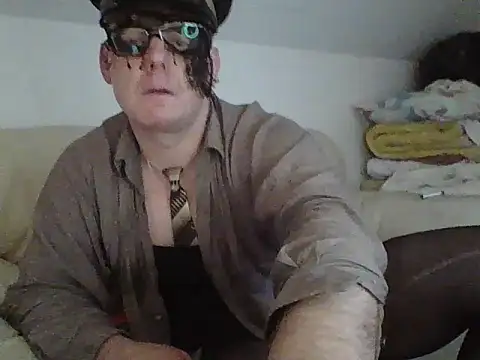 Snapshot of pauloooooborderrrr chatting on 11/17/25, 06:30 pauloooooborderrrr online show from 11/17/25, 06:30