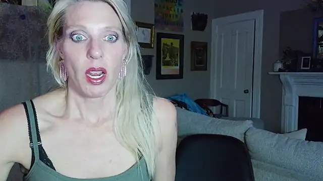 Glamazonx online show from 04/22/26, 01:41