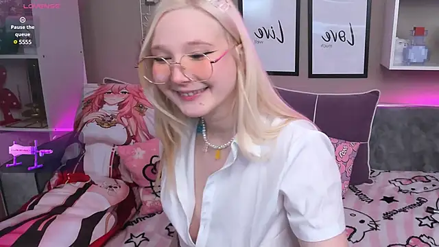 MeowkaKitty online show from 03/01/25, 01:00