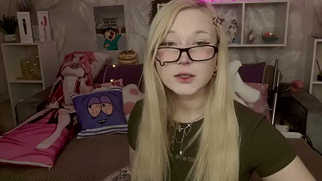 MeowkaKitty online show from 01/19/26, 01:53