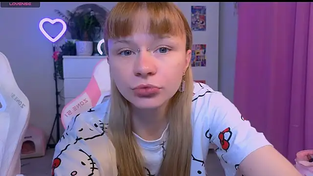 Britney Lynch online show from 10/14/25, 10:54