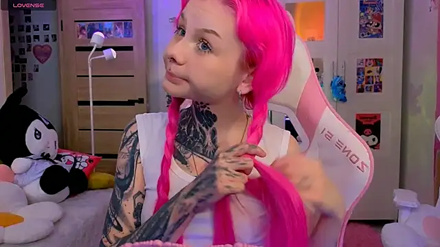 Britney Lynch online show from 10/30/25, 06:52