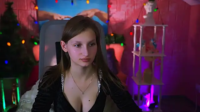 Snapshot of EllaHorton chatting on 12/30/24, 09:59 EllaHorton online show from 12/30/24, 09:59