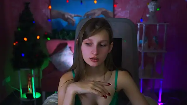 Snapshot of EllaHorton chatting on 01/07/25, 11:37 EllaHorton online show from 01/07/25, 11:37