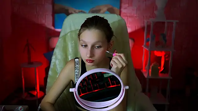 Snapshot of EllaHorton chatting on 01/27/25, 06:41 EllaHorton online show from 01/27/25, 06:41