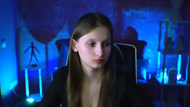 Snapshot of EllaHorton chatting on 02/21/25, 03:43 EllaHorton online show from 02/21/25, 03:43