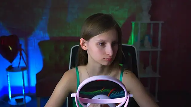 Snapshot of EllaHorton chatting on 03/01/25, 09:07 EllaHorton online show from 03/01/25, 09:07