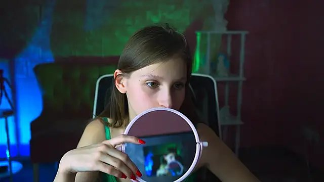 Snapshot of EllaHorton chatting on 03/01/25, 12:45 EllaHorton online show from 03/01/25, 12:45