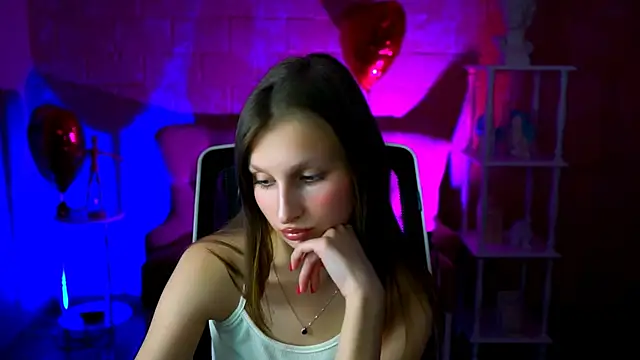 Snapshot of EllaHorton chatting on 03/05/25, 03:51 EllaHorton online show from 03/05/25, 03:51