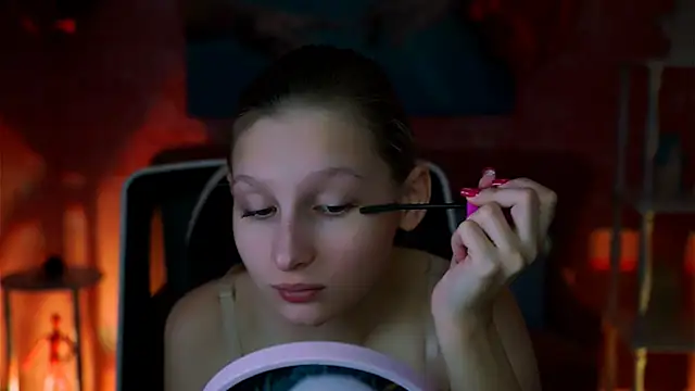 Snapshot of EllaHorton chatting on 03/23/25, 05:43 EllaHorton online show from 03/23/25, 05:43