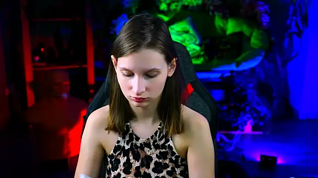 Snapshot of EllaHorton chatting on 02/05/26, 12:54 EllaHorton online show from 02/05/26, 12:54