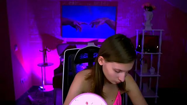 Snapshot of EllaHorton chatting on 02/22/26, 01:09 EllaHorton online show from 02/22/26, 01:09