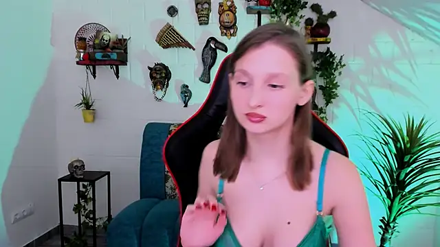 Snapshot of EllaHorton chatting on 02/28/26, 01:12 EllaHorton online show from 02/28/26, 01:12