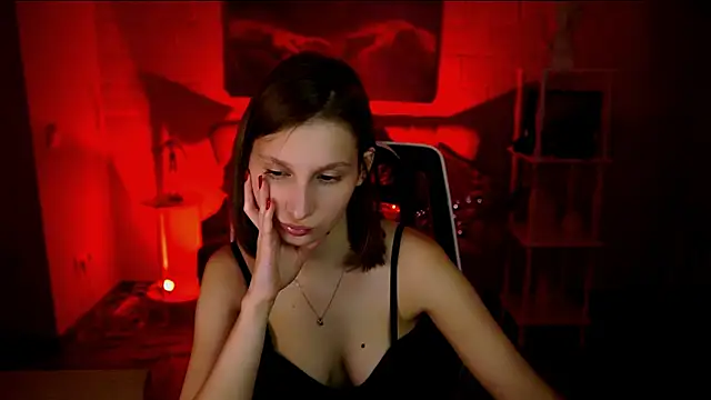 Snapshot of EllaHorton chatting on 03/03/26, 04:35 EllaHorton online show from 03/03/26, 04:35