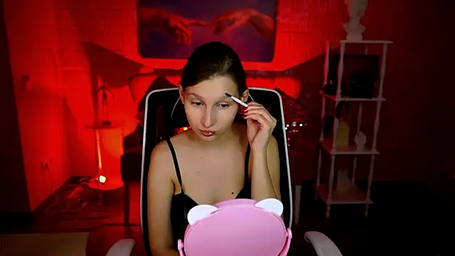 Snapshot of EllaHorton chatting on 03/04/26, 05:30 EllaHorton online show from 03/04/26, 05:30